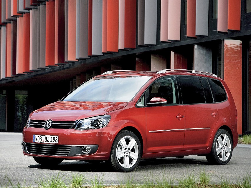 23. VW Touran...