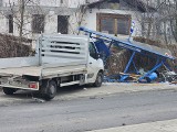 Kraków. Poważny wypadek na Złocieniu. Przystanek autobusowy, na którym stali ludzie - skasowany