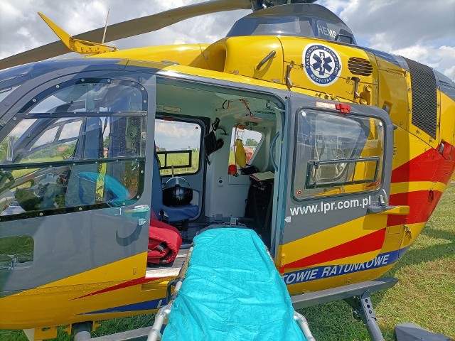 Tragedia rozegrała się dziś, 21 czerwca, na jednym z dachów bloków przy ulicy Wandy w centrum Gliwic. Jak wynika z relacji internautów, mężczyzna pracujący na wysokościach, doznał nieszczęśliwego upadku. 