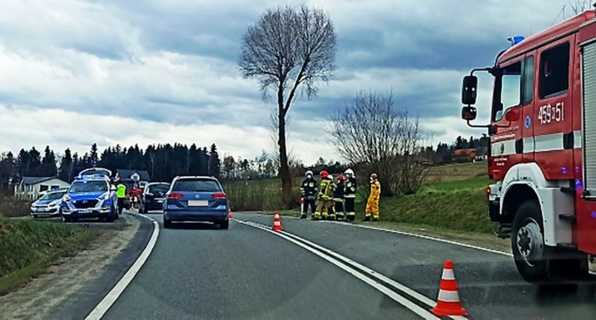 Dwa wozy audi zderzyły się na DK 28 nieopodal Limanowej. Dwie kobiety w szpitalu