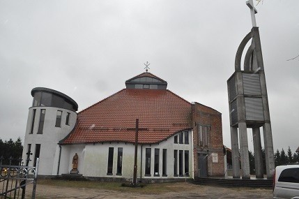 Do kradzieży doszło na plebanii przy parafii w Mostach