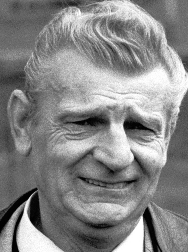 Ernest Pohl (1932 - 1995) - polski piłkarz, reprezentant...