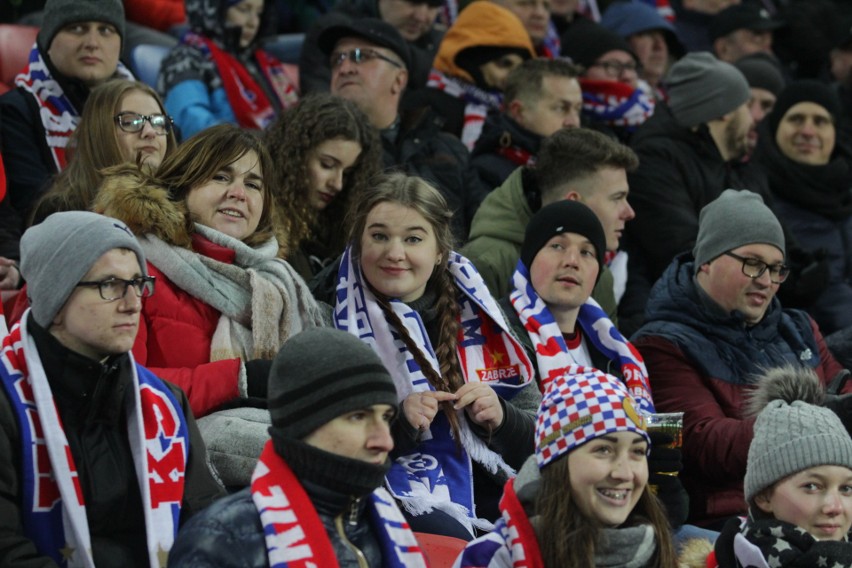 Górnik Zabrze – Wisła Kraków 2:0. Fanki na meczu w Zabrzu ZOBACZ ZDJĘCIA