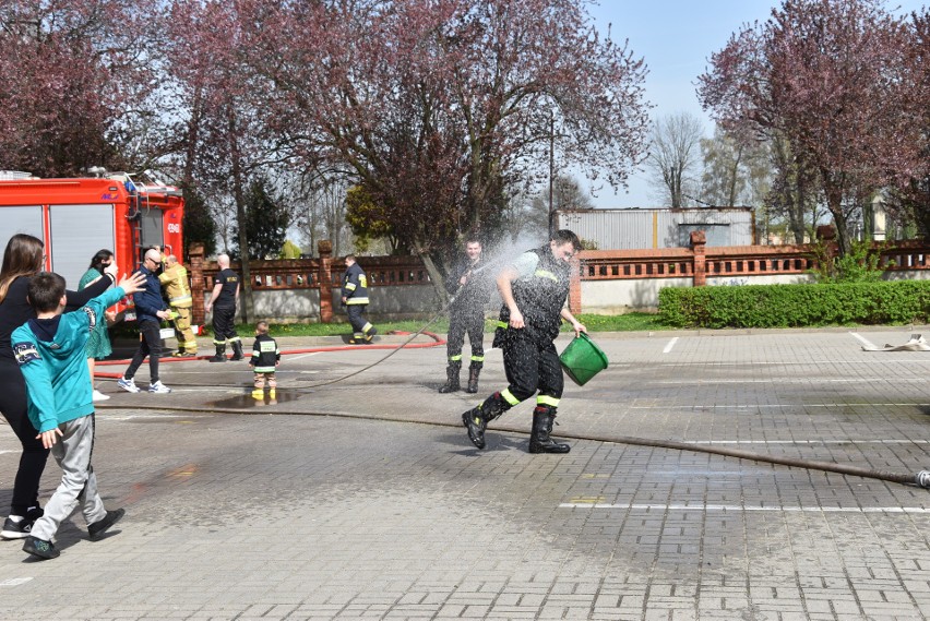 Strażacy z Wołczyna po raz trzeci zafundowali mieszkańcom...