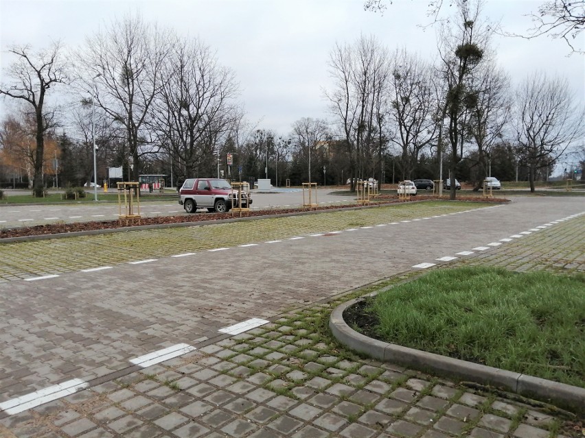 Węzeł Zachodni - 75 miejsc parkingowych