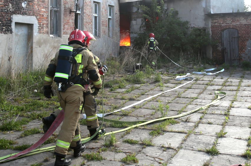 Pożar na ul. Braniborskiej w Szczecinie [ZDJĘCIA]                                                                               