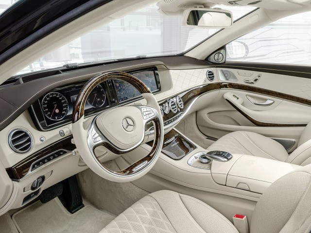 Mercedes-Maybach S600...