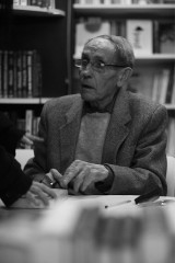 Tadeusz Konwicki nie żyje. Zmarł znany pisarz, reżyser i scenarzysta. Miał 88 lat (BIOGRAFIA)