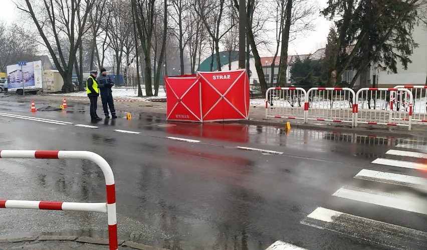 26-letni kierowca volkswagena passata potrącił pieszą, która...