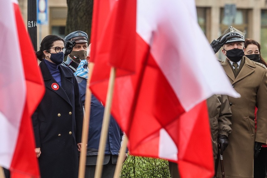 Gdańsk: tradycyjnie uczczono 230. rocznicę uchwalenia Konstytucji 3 Maja przy pomniku króla Jana III Sobieskiego [zdjęcia]