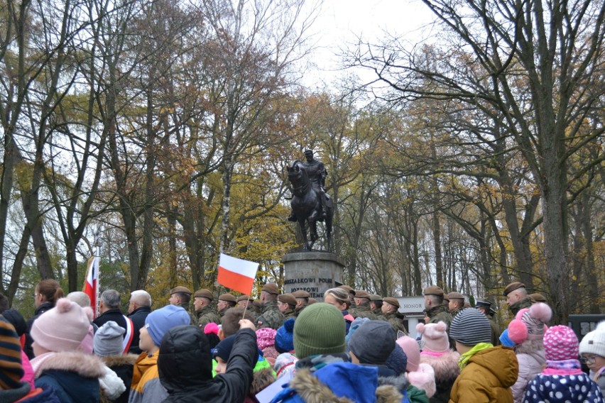 W Komorowie odbyły się garnizonowe obchody Narodowego Święta...