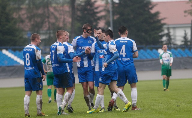 Stal Rzeszów pokonała u siebie Podlasie Biała Podlaska 3:0. Bramki: 1:0 Reiman 10; 2:0 Brocki 31; 3:0 Drelich 90+3.