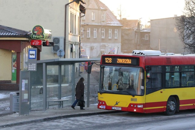Autobus linii 128 na pętli na Zakrzowie, zdjęcie ilustracyjne