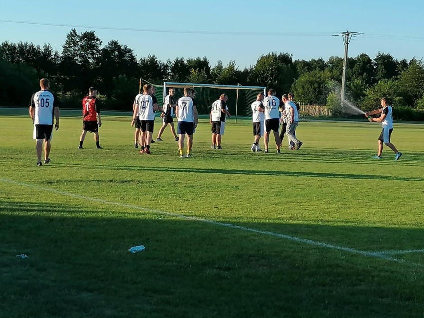 Sportowe emocje i dobra zabawa była na niedzielnych Dniach Gminy Głowaczów. Zobacz zdjęcia i film