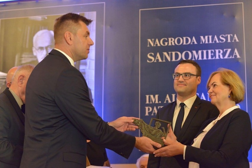 Nagrody miasta Sandomierz Bonum Publicum wręczone. Aleksander Patkowski Honorowym Obywatelem (DUŻO ZDJĘĆ)