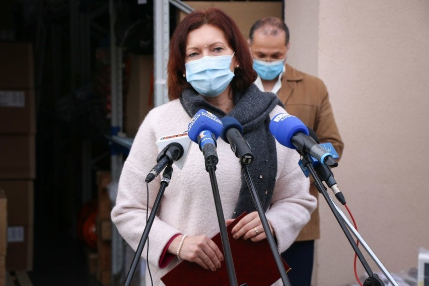 17 szpitali z Podkarpacia dostanie kolejne respiratory i kardiomonitory. Do pracy w szpitalu tymczasowym zgłosiło się już 66 osób  