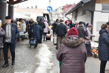 Środowy targ w Busku-Zdroju. Dużo suszonych owoców w dobrych cenach