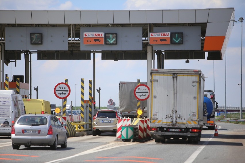 Korki na bramkach autostradowych to koszmar. Podnieście nam szlabany latem!