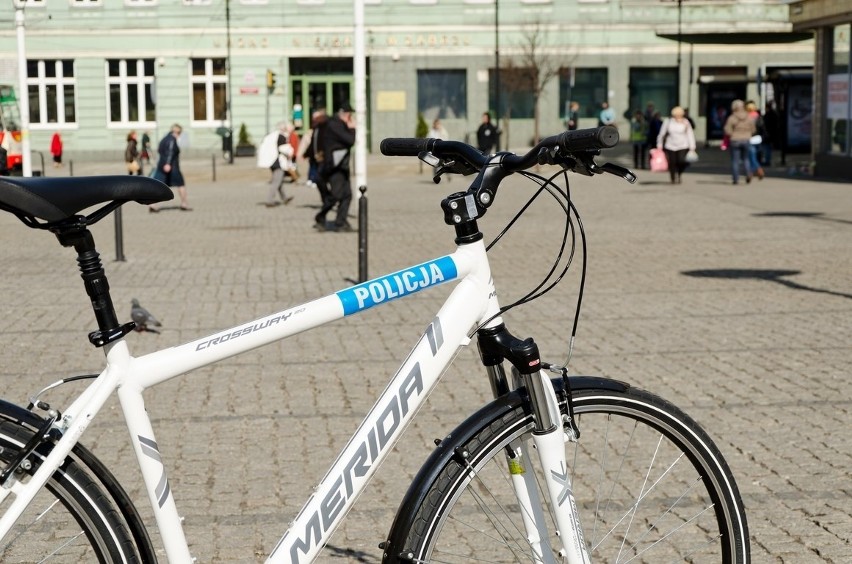 Śląscy policjanci dostali rowery. Bedą ich używać jako środków przymusu [ZDJĘCIA]