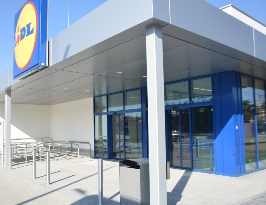 Lidl w Warce już gotowy. W czwartek 31 marca wielkie otwarcie marketu. Zobaczcie zdjęcia