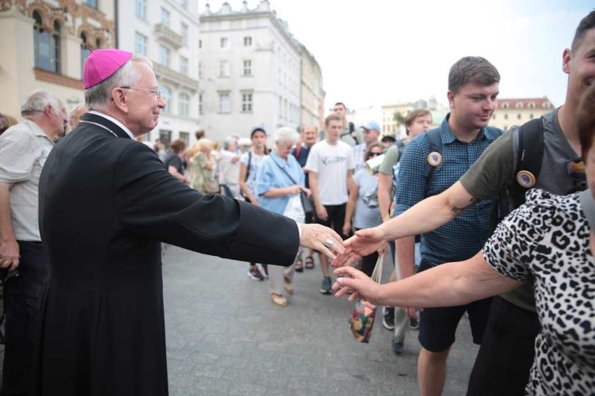 Kraków. Pielgrzymi tłumnie ruszyli na Janą Górę [ZDJĘCIA]