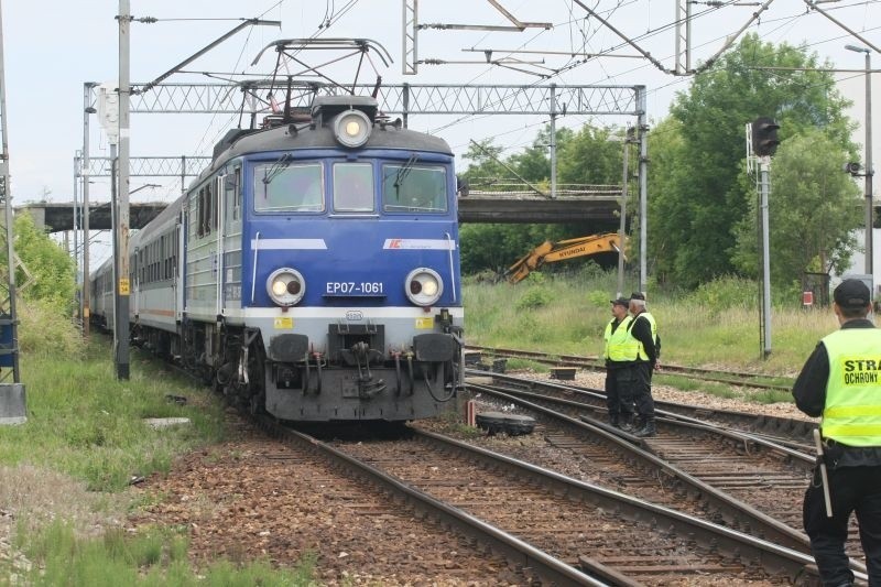 Uszkodzony pociąg na torach pod Kielcami