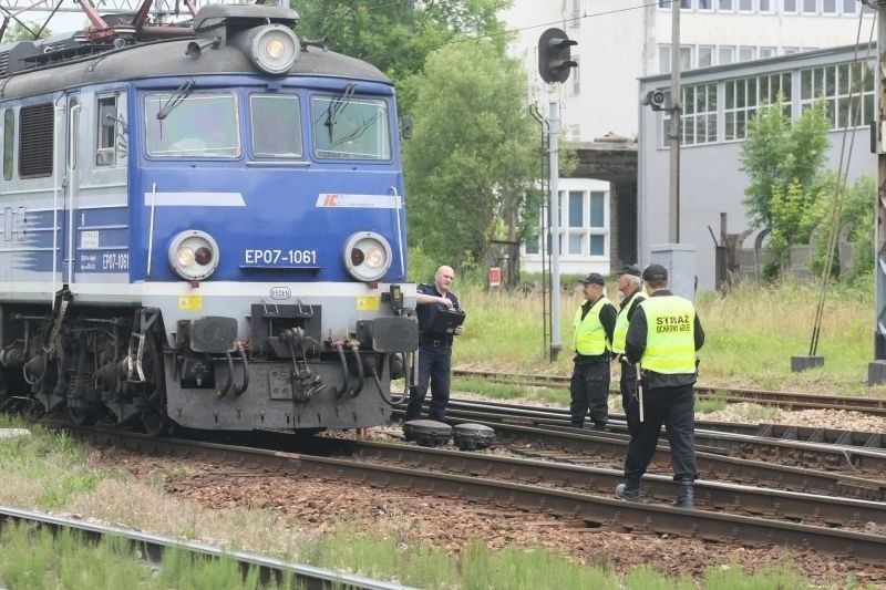 Uszkodzony pociąg na torach pod Kielcami