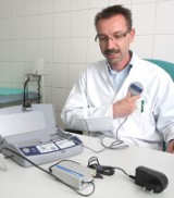Świętokrzyscy lekarze sprawdzają rytm serca pacjentów na odległość