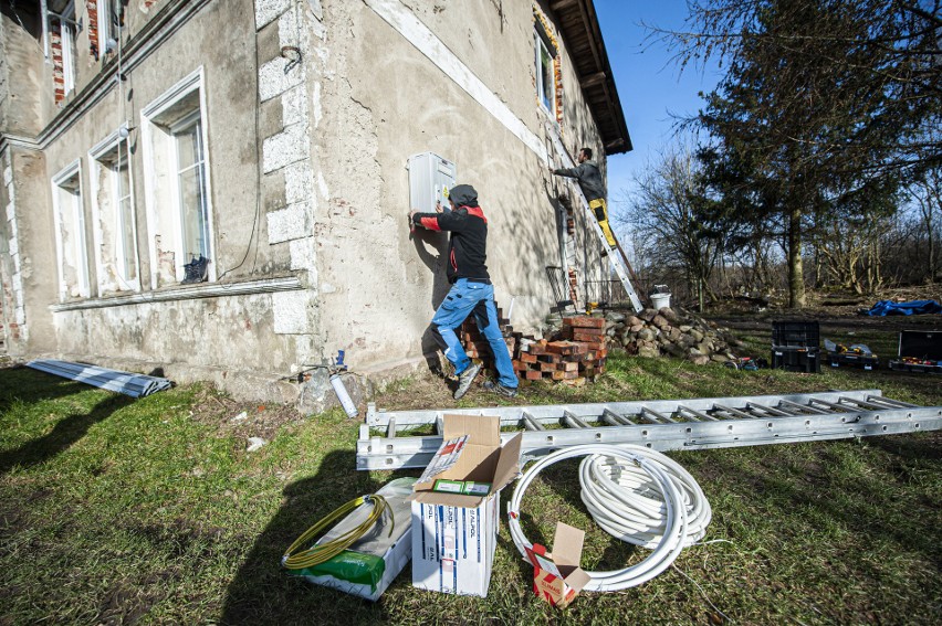 Marian Lis należy do Stowarzyszenia Elektryków Polskich....