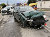 Wypadek w Przemyślu. Na ul. 29 listopada zderzyły się trzy samochody. Do szpitala trafiły dwie osoby [ZDJĘCIA]