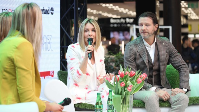 Manufakturę odwiedziła Małgorzata Rozenek-Majdan wraz z mężem Radosławem Majdanem. Rozmawiały z nimi siostry ADiHD, czyli Milena i Ilona Krawczyńskie.Poniedziałek będzie pogodny i chłodny. Kolejne dni również nie będą ciepłe[xlink]fea49dbe-a21b-8168-35e0-833435ad537f,47157dd7-6604-9b7e-20d3-36e027a79cde[/xlink]