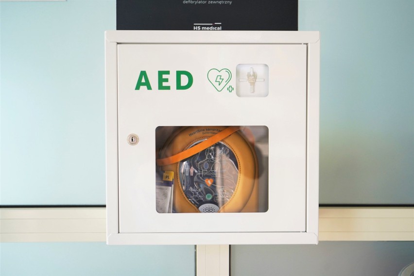 Puławy: Maszyny AED, czyli automatyczne zewnętrzne defibrylatory zamontowane w kilku punktach w mieście
