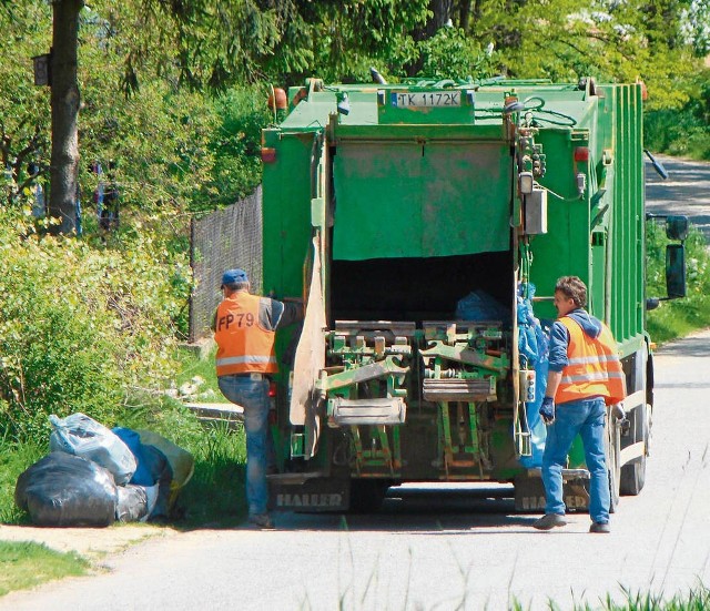 Wczoraj pracownicy Ekomu zbierali śmieci m. in. w Rudnie Dolnym
