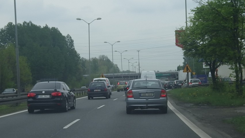 Wypadek spowodował wielkie korki na Alei Roździeńskiego w...