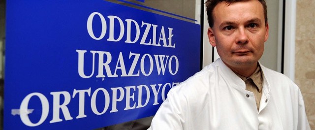 - Najwięcej nadwykonań mamy na oddziałach ortopedycznym i chirurgii ogólnej. Jeżeli nie dostaniemy zaległych pieniędzy, w sumie ok. 10 mln zł, będziemy zmuszeni ograniczyć przyjęcia planowe - martwi się Krzysztof Popławski, dyrektor ds. lecznictwa w Szpitalu Wojewódzkim w Przemyślu.