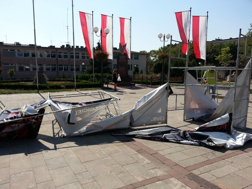 Antyaborcyjna wystawa w Świdniku zniszczona. Wcześniej były protesty