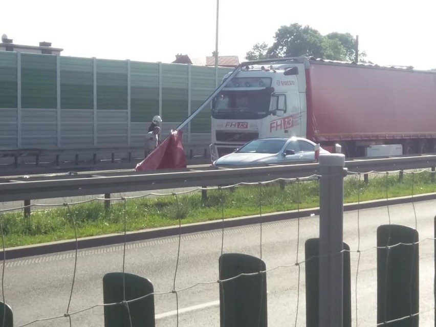 Łyski. Wypadek na DK 8. Zderzenie dwóch samochodów ciężarowych. Jedna osoba ranna [ZDJĘCIA]