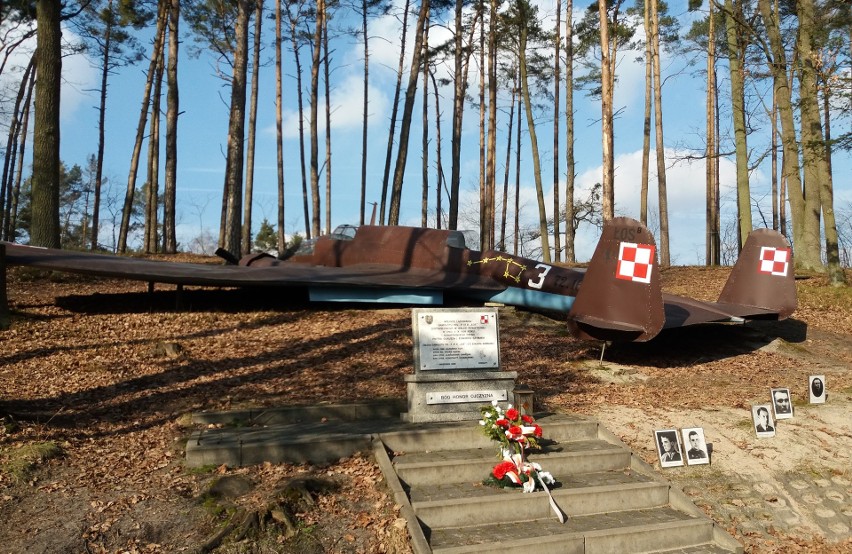 Nadleśnictwo Kolumna | Makieta samolotu bombowego PZL – P.37B „Łoś” 