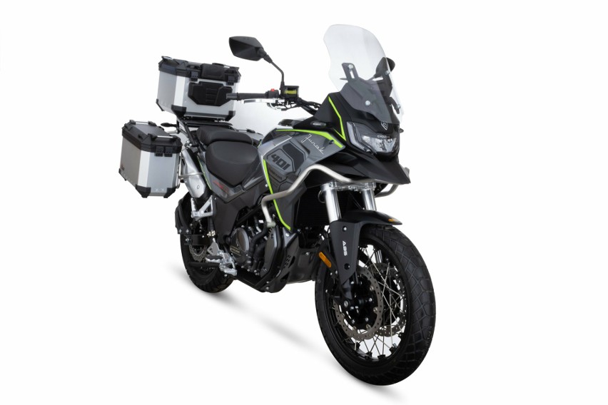 Motocykl wyposażony jest w dwucylindrową jednostkę napędową...