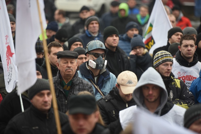 Protest górników kopalni Boże Dary w Katowicach: