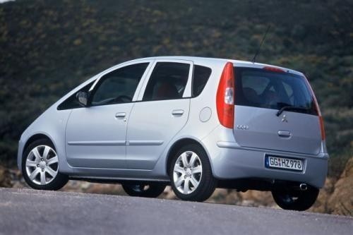 Fot. Mitsubishi: Colt napędzany silnikiem benzynowym 1,4 l o...