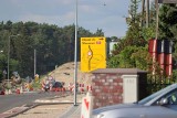 Nadal nieczynny jest wiadukt na drodze krajowej numer 79 z Aleksandrówki do Kozienic. Termin zakończenia prac przesunięto na październik