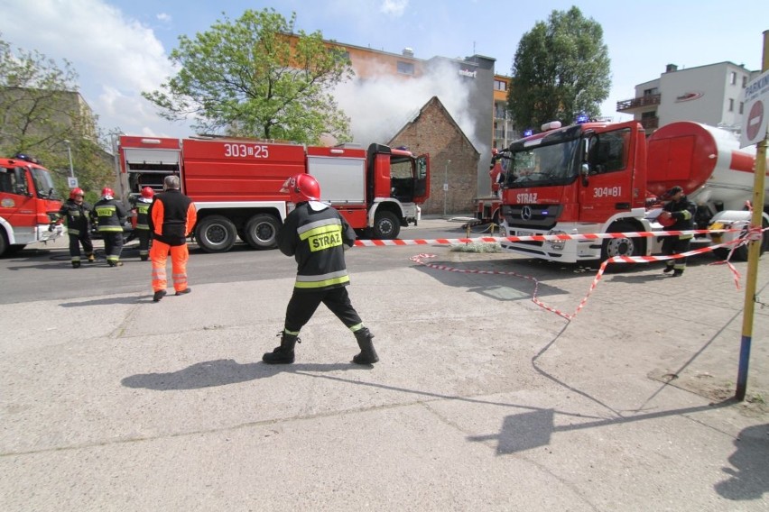 Pożar przy Opolskiej. 7 zastępów straży w akcji