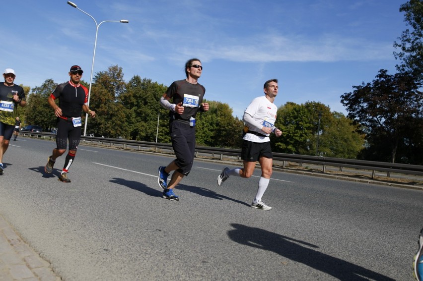 Uczestnicy Maratonu Warszawskiego 2018. Więcej zdjęć...