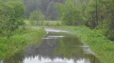 Zamknięta zalana droga do Bienia. Całodobowy dyżur w Urzędzie Miejskim w Stąporkowie