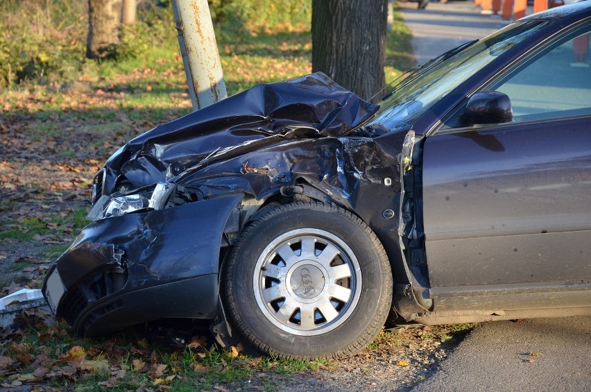 Wrocław: Wypadek na ul. Kosmonautów. Tramwaj linii 20 zderzył się z audi (ZDJĘCIA)