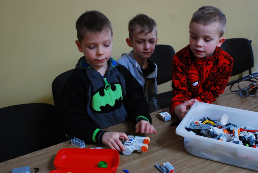 Warsztaty Robokids organizowane przez Miejskie Centrum...