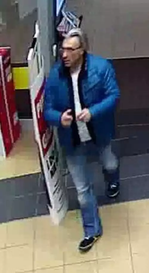 Policjanci z IV Komisariatu Policji w Białymstoku poszukują mężczyzny, który 22 marca w Galerii Alfa w Białymstoku dokonał kradzieży.