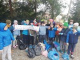 Obchody Światowego Dnia Ziemi w szkole numer 5 w Jędrzejowie. Było sprzątanie okolicy i zielony dzień
