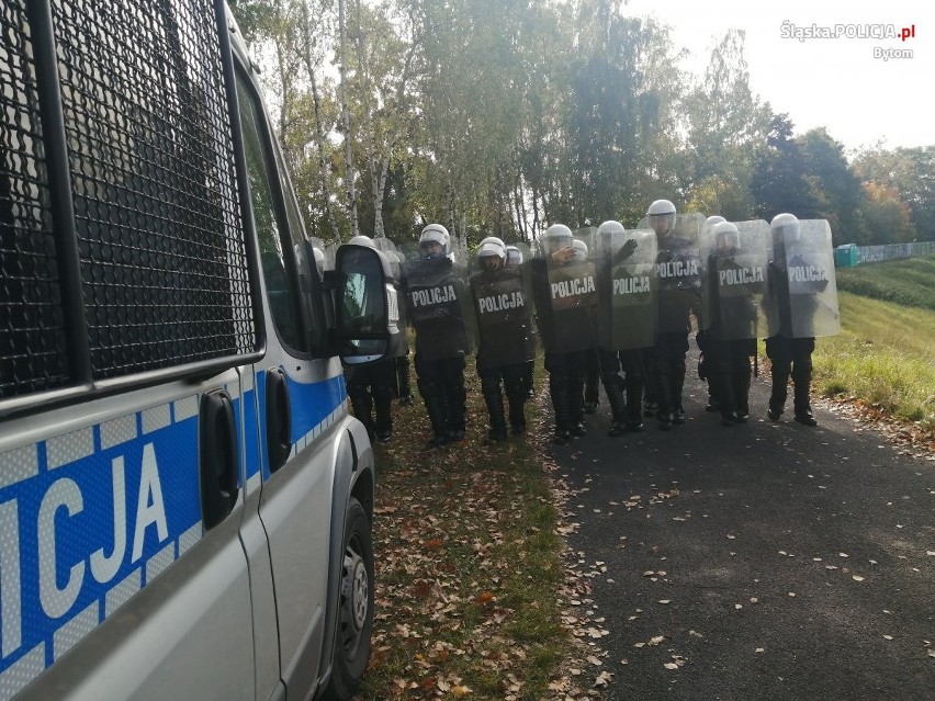 Policjanci szkolili się na stadionie Szombierek w Bytomiu....